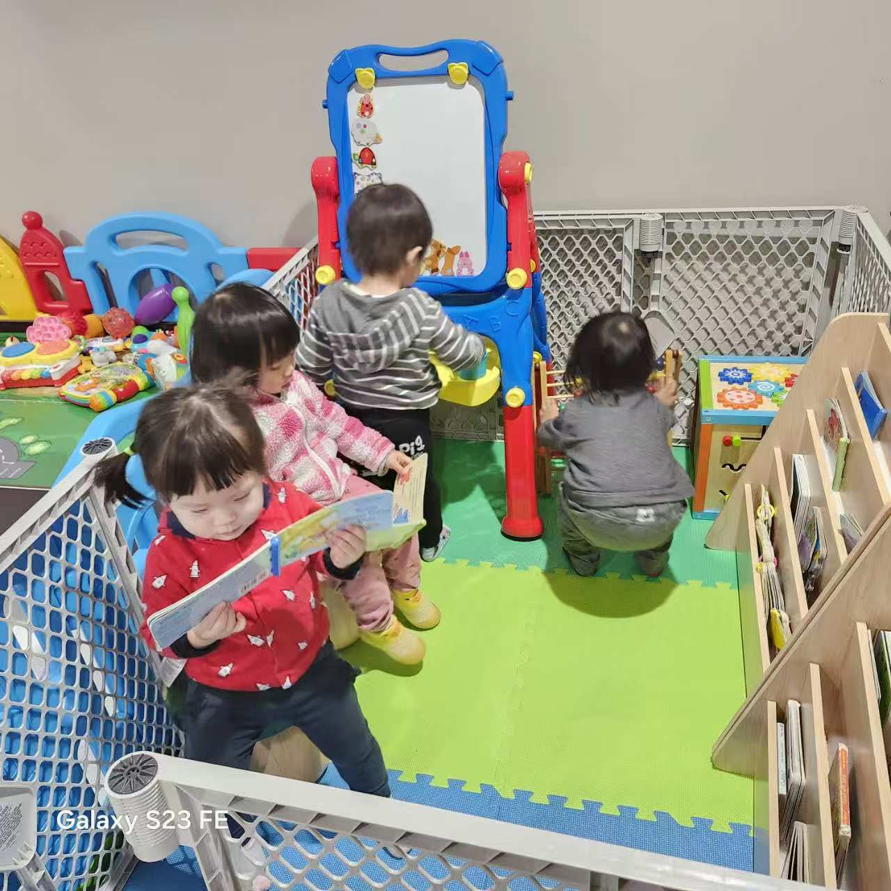 Little artists and readers in the making